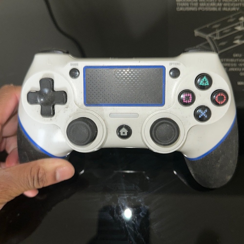 PS4 controller